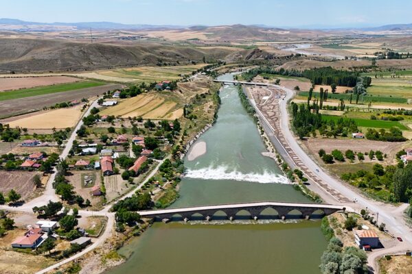Kayseri Büyükşehir Belediyesi, tarihi mirasın korunması ve kent genelindeki yeşil
