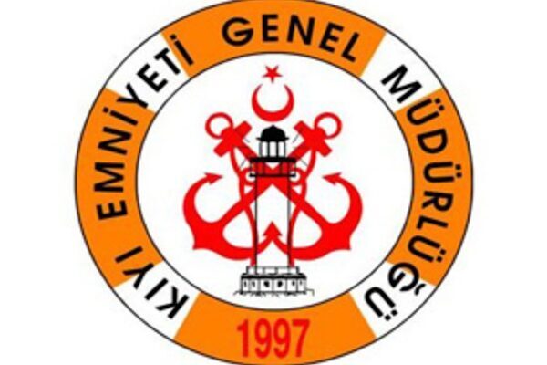 Sarıyer Büyük Liman önlerinde su almaya başlayan ve içerisinde 2