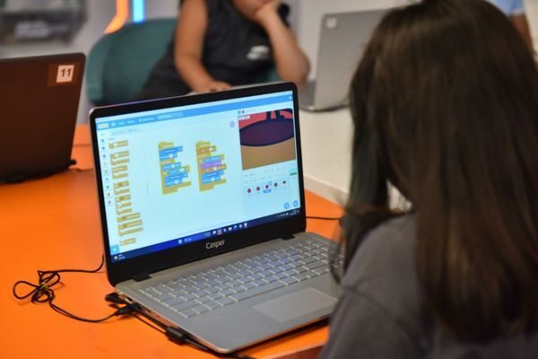 Kepez Belediyesinden yapılan açıklamada, göre çocuklar astronomi, robotik kodlama, matematik,