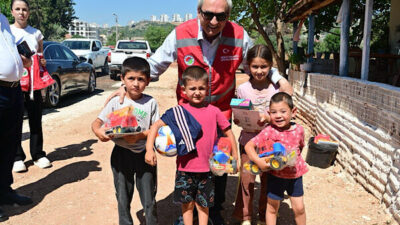 Kepez Belediyesi, ilçe genelindeki yol yapım ve onarım çalışmaları kapsamında