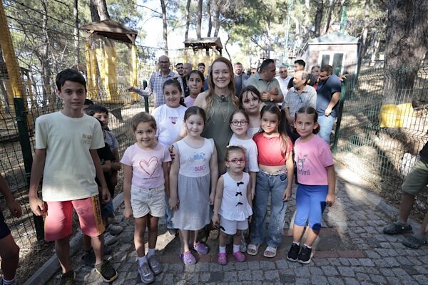 Konak Belediyesi’nin Çınartepe Aydın Erten Rekreasyon Alanı’nda bulunan Macera Parkı,