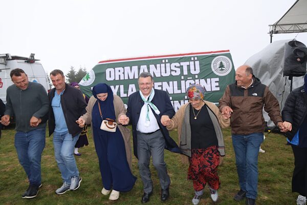 Trabzon’un Maçka ilçesine bağlı Ormanüstü Mahallesi’nde geleneksel olarak düzenlenen Ormanüstü Yayla