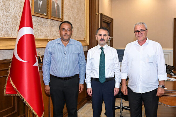 Arpalıkihsaniye Mahalle Muhtarı Hasan Erdöl ile İzmit Muhtarlar Derneği Başkanı