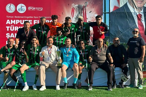 Malatya Büyükşehir Belediyespor Ampute Futbol Takımı’nın üç oyuncusu, Türkiye Ampute