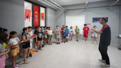 Maltepe Belediyesi tarafından düzenlenen Yaz Okulu kapsamında futsal ve masa