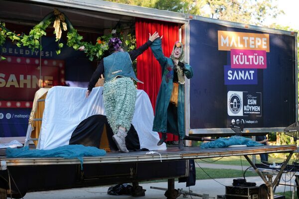 Maltepe’de yaz dönemi boyunca farklı mahallelerde gerçekleştirilecek gezici çocuk tiyatroları