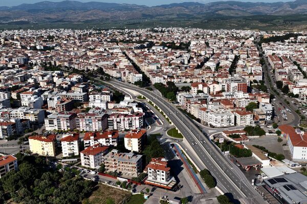 Manisa Büyükşehir Belediyesi, kent ulaşımında yaşanan yoğunluğu azaltmak amacıyla Mimar