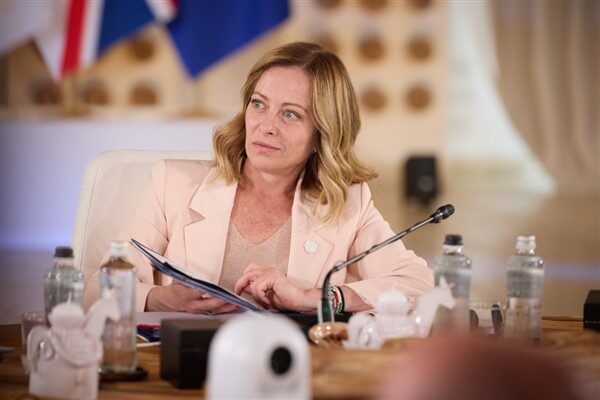 İtalya Başbakanı Giorgia Meloni, İspanya ile deniz ve hava ulaşımında