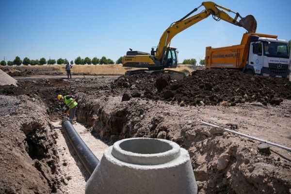 Park ve Bahçeler Dairesi Başkanlığınca Diclekent Bulvarı ile Mezopotamya Bulvarı’nın