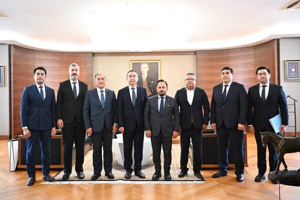 Özbekistan’ın Ankara Büyükelçisi İlkhom Khaydarov, Adana’daki resmi temasları kapsamında Sarıçam