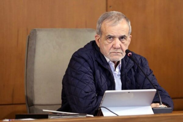 İran Cumhurbaşkanı Mesud Pezeshkian, İran’ın dini liderine yönelik açıklamasında, yaşanan