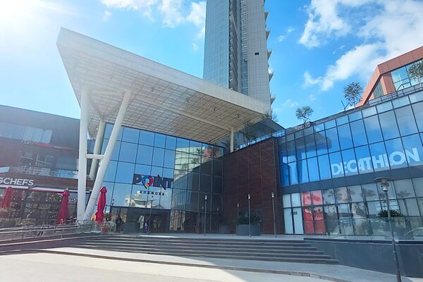 Gürbaşlar Grubu bünyesinde faaliyet gösteren Yes Oto AŞ, İzmir’in önemli