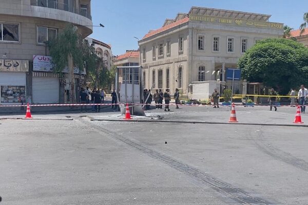 CCTV’nin aktardığı bilgilere göre, Fransa Cumhurbaşkanı Emmanuel Macron’un Şam ziyaretinde