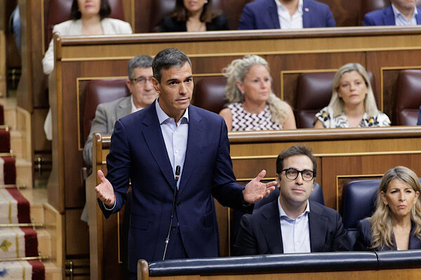 İspanya Başbakanı Pedro Sanchez, İspanya’nın Arktik bölgesinin güvenliğini sağlamak amacıyla