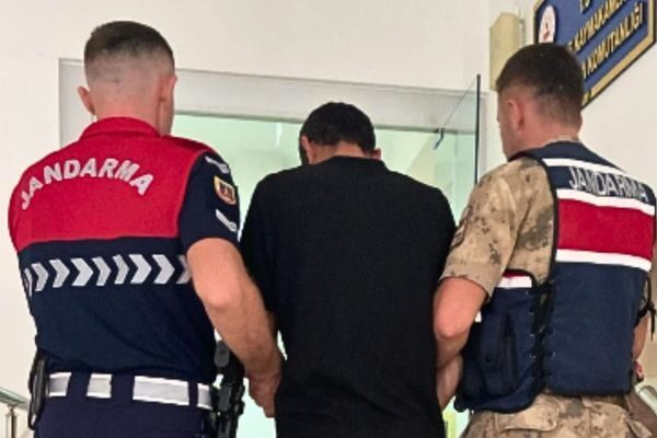 Şanlıurfa İl Jandarma Komutanlığı, aranan şahısların yakalanmasına yönelik çalışmalar kapsamında