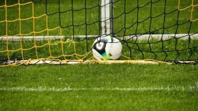 Kamuyu Aydınlatma Platformuna (KAP) yapılan açıklamada, ”Profesyonel futbolcumuz Serdar Saatçı’nın,