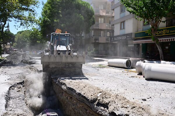 Aydın Büyükşehir Belediyesi’nin kent genelinde sürdürdüğü altyapı yatırımları kapsamında Söke’de