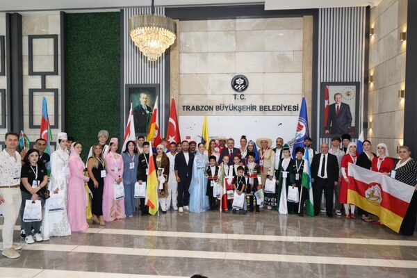 Trabzon Büyükşehir Belediyesi’nin ev sahipliğinde düzenlenen 4. Uluslararası Trabzon Horon