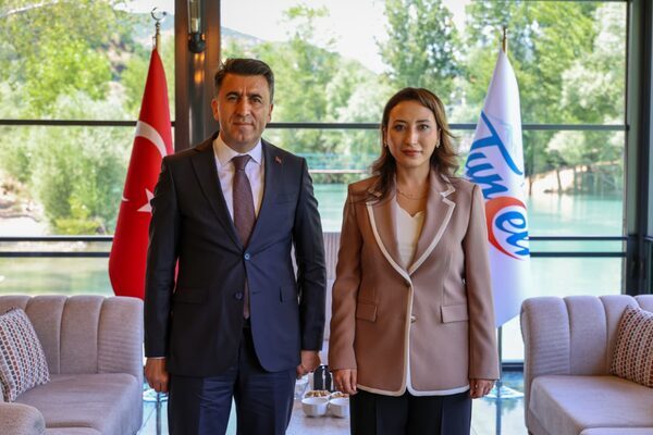 Tunceli Nazımiye Kaymakamlığı’na atanan Pınar Ayaz, Tunceli Valisi Şefik Aygöl’ü