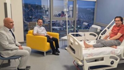 Kocaeli Valisi İlhami Aktaş, Kocaeli Şehir Hastanesi’nde tedavi gören Kocaeli