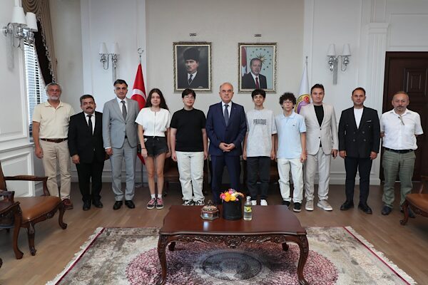 Ordu Valisi Erol, 2026  LGS’de  tam puan alarak Türkiye birincileri