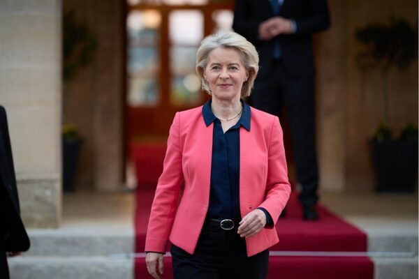 Avrupa Komisyonu Başkanı Ursula von der Leyen, yapılan ödemenin Ukrayna’nın