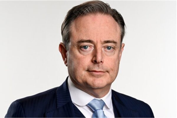 Belçika Başbakanı Bart De Wever, Fransa’da etkili olan orman yangınlarıyla