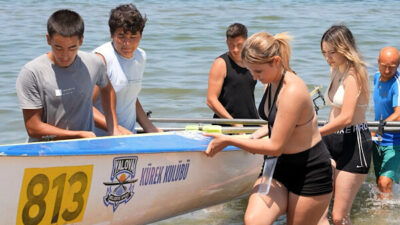 Yalova Belediyesi Spor Kulübü bünyesinde uzman antrenörler eşliğinde yürütülen kürek