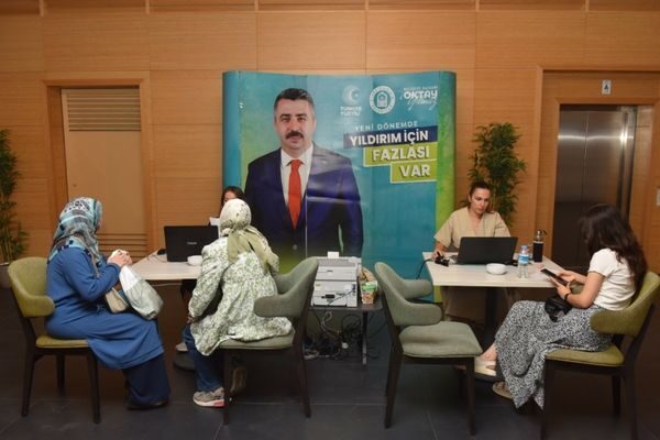 Yıldırım Belediyesi, üniversite tercih sürecine giren adaylara ücretsiz danışmanlık hizmeti