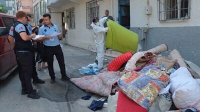 Bursa Yıldırım Belediyesi ekipleri, Kazım Karabekir Mahallesi’nde çöp ev olarak