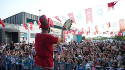 Yıldırım Belediyesi’nin çocuklara yönelik düzenlediği Geleneksel Mahalle Çocuk Şenlikleri, Sakarya