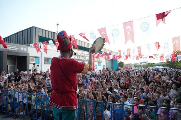 Yıldırım Belediyesi’nin çocuklara yönelik düzenlediği Geleneksel Mahalle Çocuk Şenlikleri, Sakarya