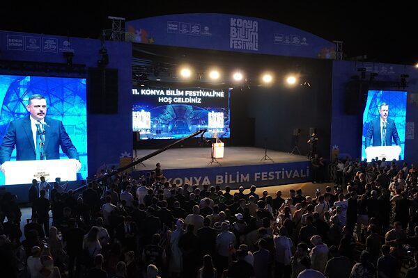 Konya Büyükşehir Belediyesi tarafından düzenlenen 11. Konya Bilim Festivali’nin resmi