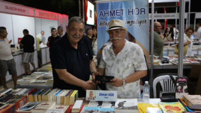 Edremit Belediyesi tarafından bu yıl 8’incisi düzenlenen Edremit Kitap Fuarı,