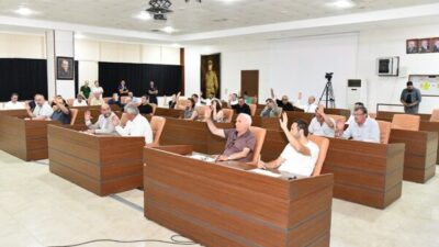 Belediye Meclis Salonu’nda saat 15.00’te başlayan toplantıya Keşan Belediye Başkanı