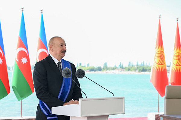 Azerbaycan Cumhurbaşkanı İlham Aliyev, başkent Bakü’yü ziyaret eden eski Ukrayna