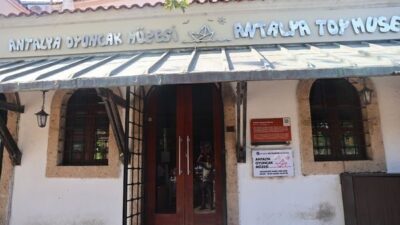 Antalya Büyükşehir Belediyesinden yapılan açıklamada, Antalya Oyuncak Müzesi’nin yaklaşık 3