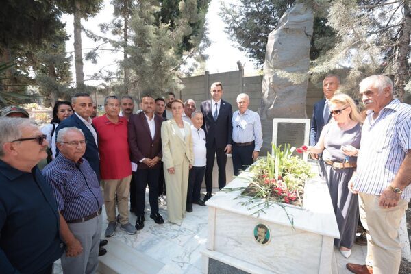 Gültepe’nin Belediye Başkanı Aydın Erten, vefatının 26’ncı yılında kabri başında