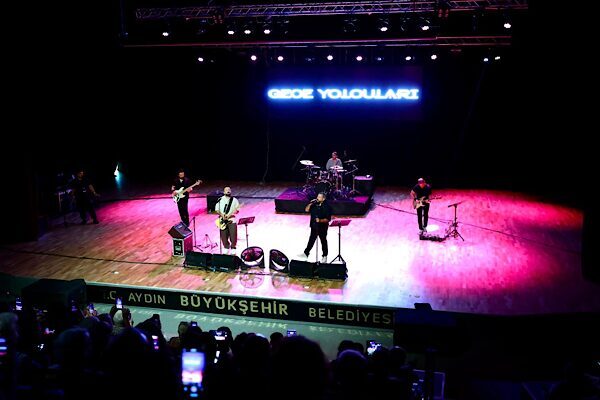 Aydın Büyükşehir Belediyesi tarafından düzenlenen Yaz Konserleri devam ediyor. Etkinliklerin