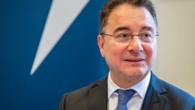 Demokrasi ve Atılım (DEVA) Partisi Genel Başkanı Ali Babacan, Ankara