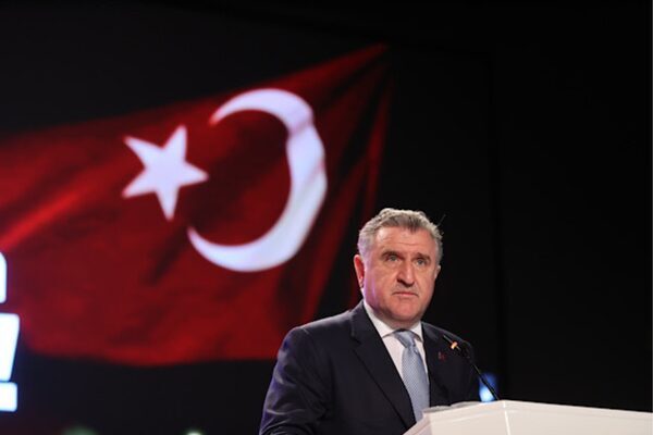 Gençlik ve Spor Bakanı Osman Aşkın Bak, Fatih Belediyesi Yaz