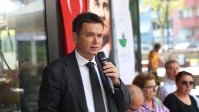 Mahallelerin ihtiyaçlarını yerinde tespit etmek amacıyla gerçekleştirilen buluşmada Aydın, vatandaşlarla