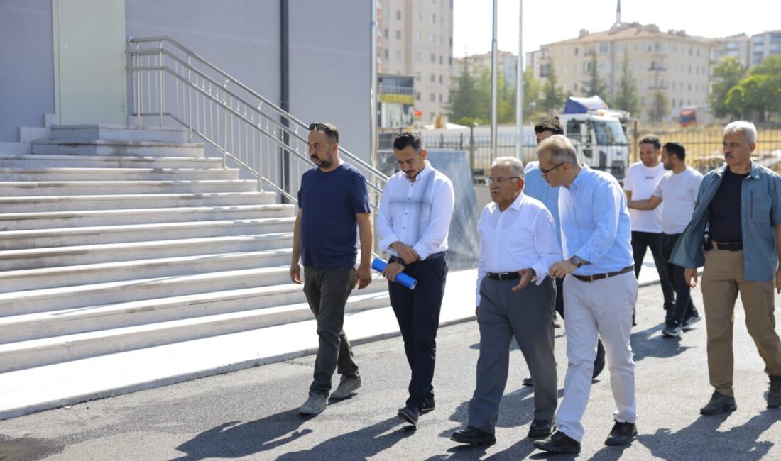 Kayseri Büyükşehir Belediye Başkanı Dr. Memduh Büyükkılıç, Gökkent Mahallesi’nde hayırsever