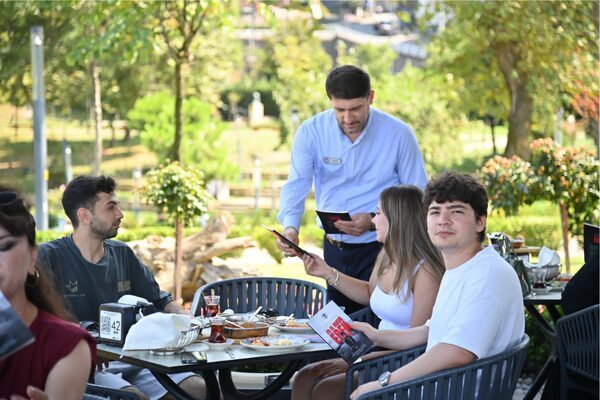 Trabzon Büyükşehir Belediye Başkanı Ahmet Metin Genç, 11 Ağustos 2017’de