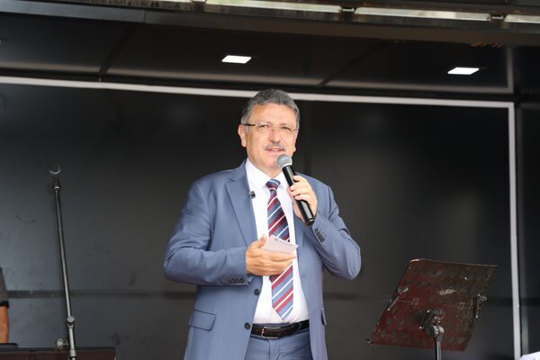 Trabzon Büyükşehir Belediye Başkanı Ahmet Metin Genç, yaptığı açıklamada, Maçka
