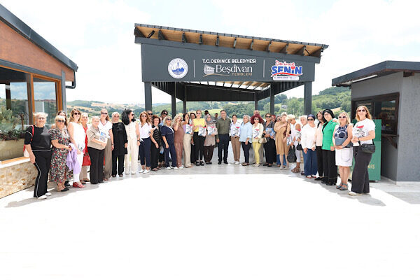 Derince Belediye Başkanı Sertif Gökçe, Kocaeli’nde görev yapan kadın muhtarlar