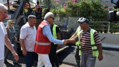 Kepez Belediyesi, ilçede altyapısı tamamlanan mahallelerde yol yenileme çalışmalarını sürdürüyor. 