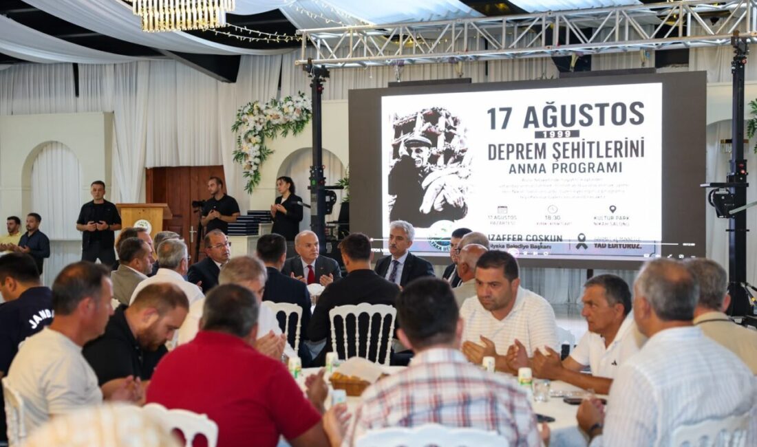 Düzce Belediye Başkanı Dr. Faruk Özlü, Gölyaka’da düzenlenen 17 Ağustos 1999
