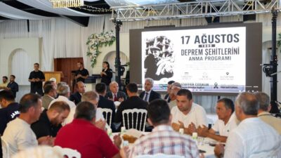 Düzce Belediye Başkanı Dr. Faruk Özlü, Gölyaka’da düzenlenen 17 Ağustos 1999