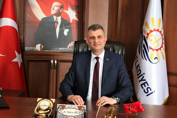 Gölcük Belediye Başkanı Ali Yıldırım Sezer, Mevlid Kandili dolayısıyla yayımladığı